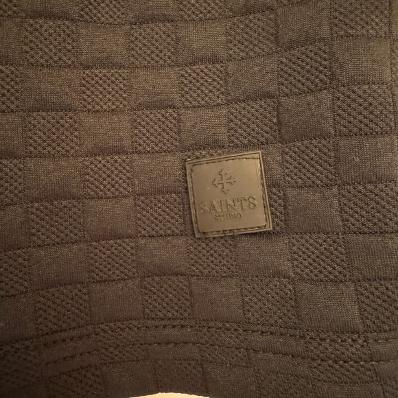 Saints Studio Black Textured Short Sleeve Tee Shirt Men’s Size M NWT - Picture 5 of 8